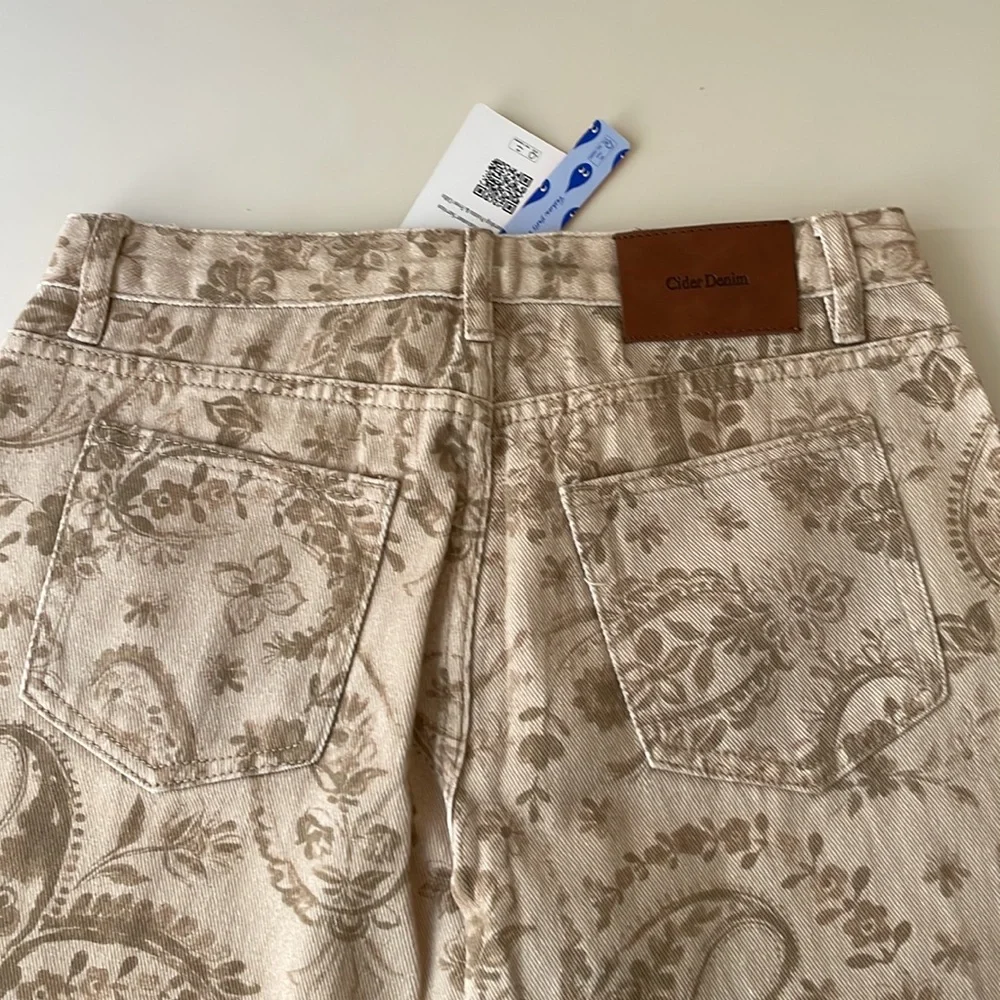 Paisley Print Beige High-Rise Jeans - Picture 4 of 5